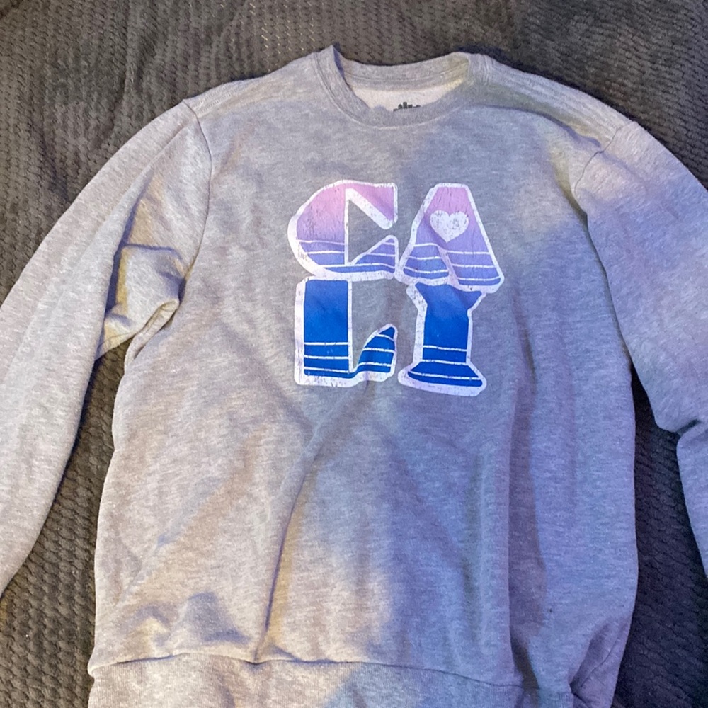 Grey caly crew neck